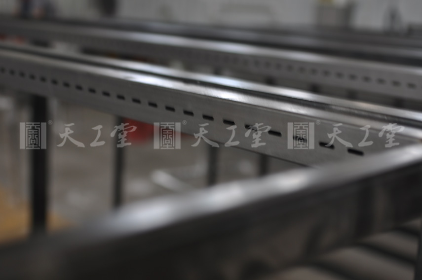 澎湃服裝展示架
