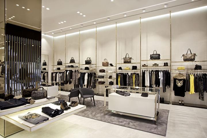 面對網店強勢來襲，服裝店應該如何應對