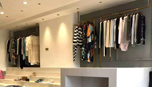 張家港精品女裝店道具安裝完工