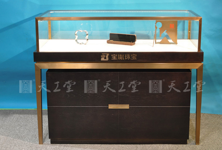 寶胤珠寶展示柜